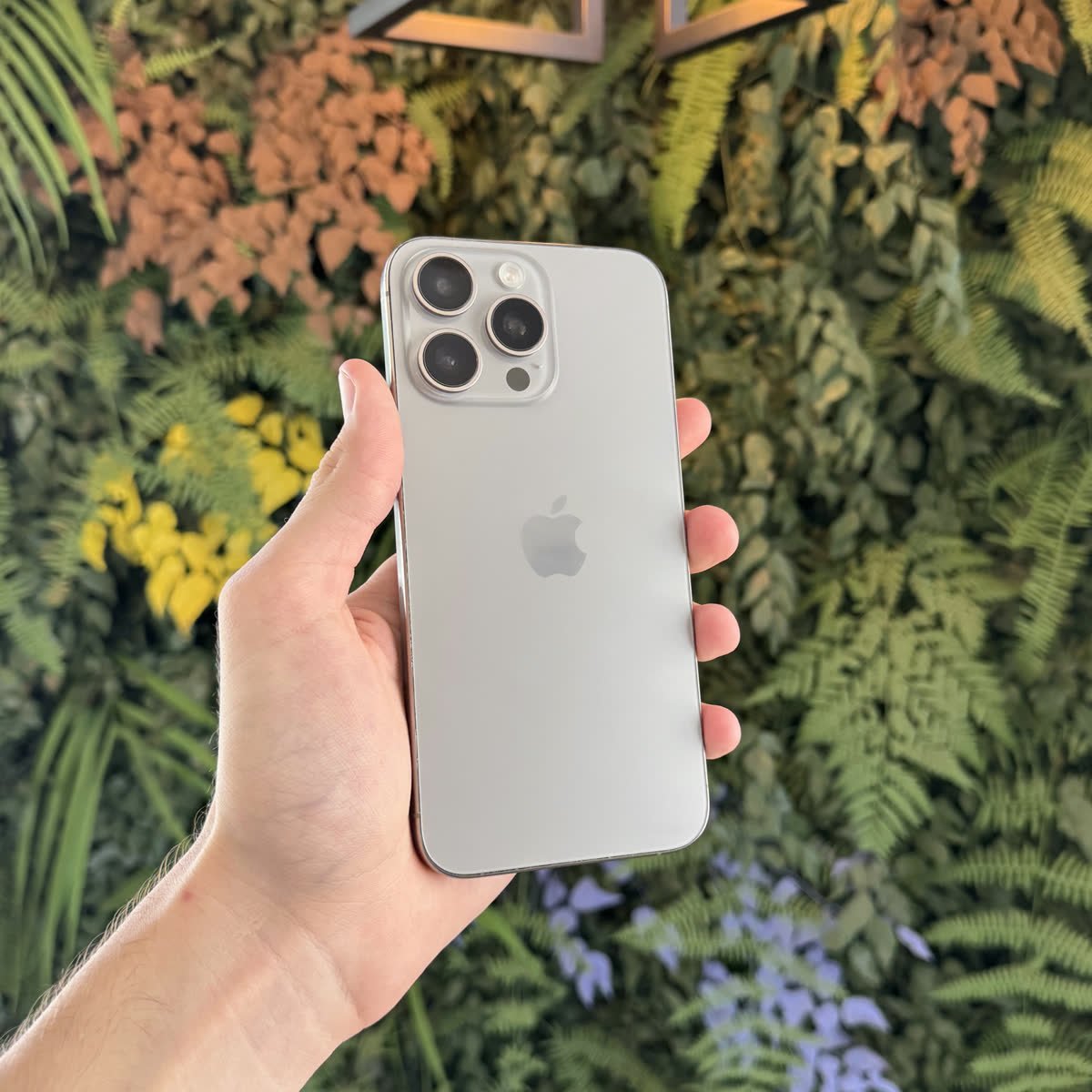 iPhone 15 Pro Max Titânio natural, foto 5