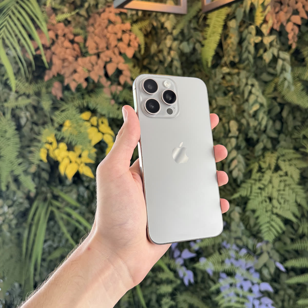 iPhone 15 Pro Max Titânio natural, foto 6