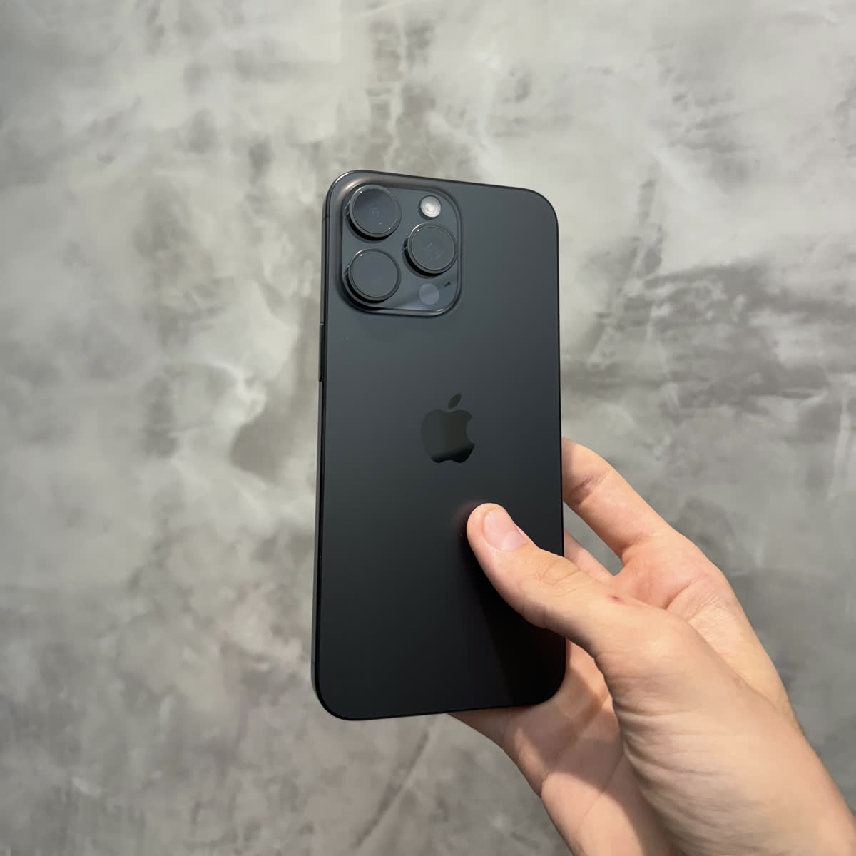 iPhone 15 Pro Max Titânio preto, foto 8
