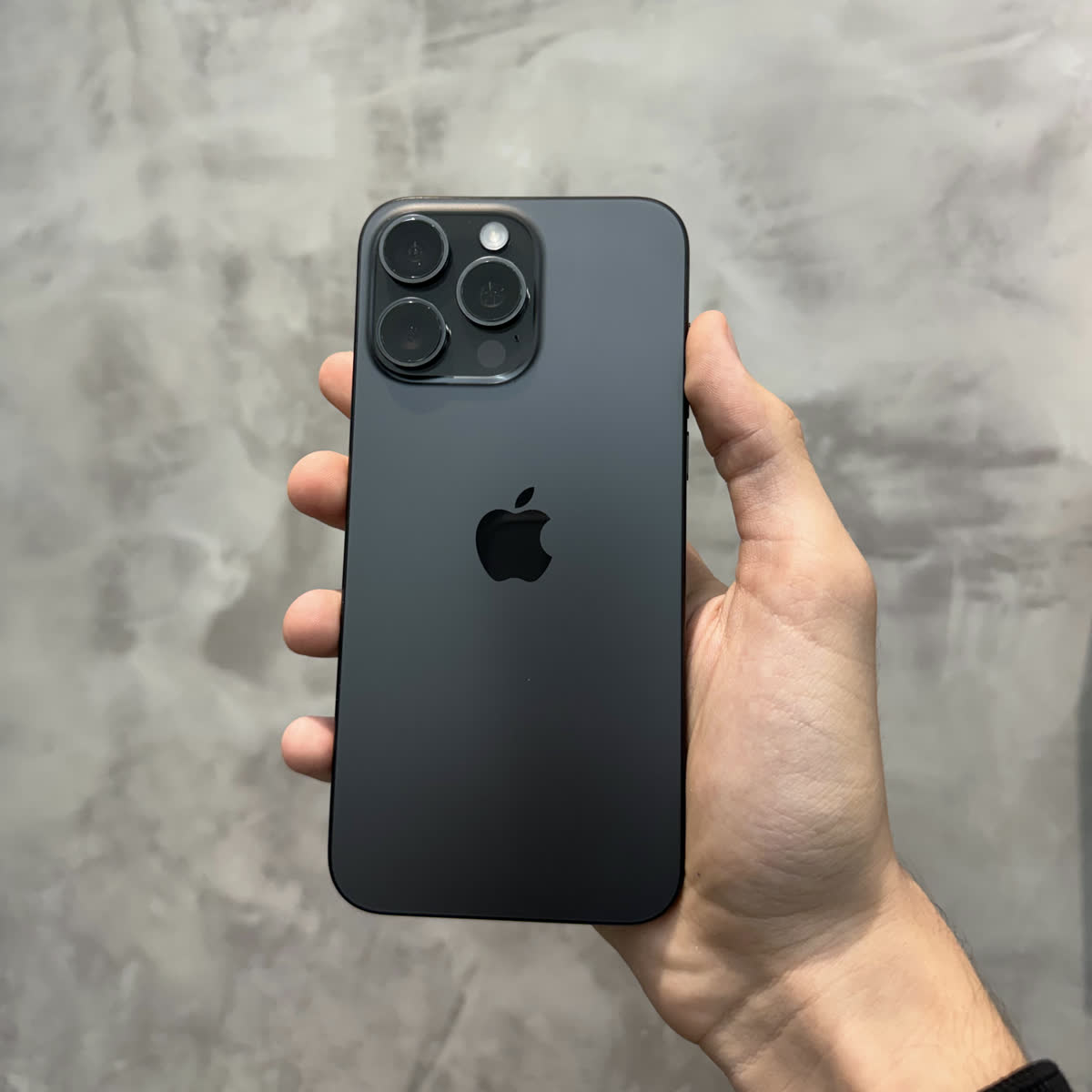 iPhone 15 Pro Max Titânio preto, foto 9